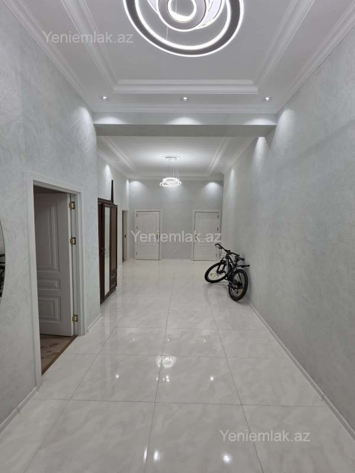 Satılır 3 otaqlı yeni tikili 141 m²