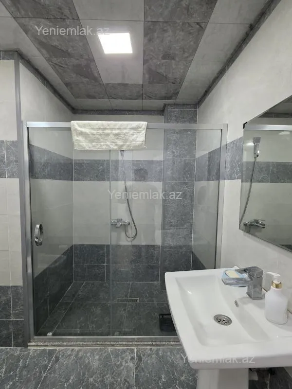Satılır 3 otaqlı yeni tikili 141 m²
