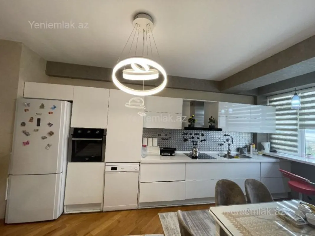 Satılır 3 otaqlı yeni tikili 100 m²