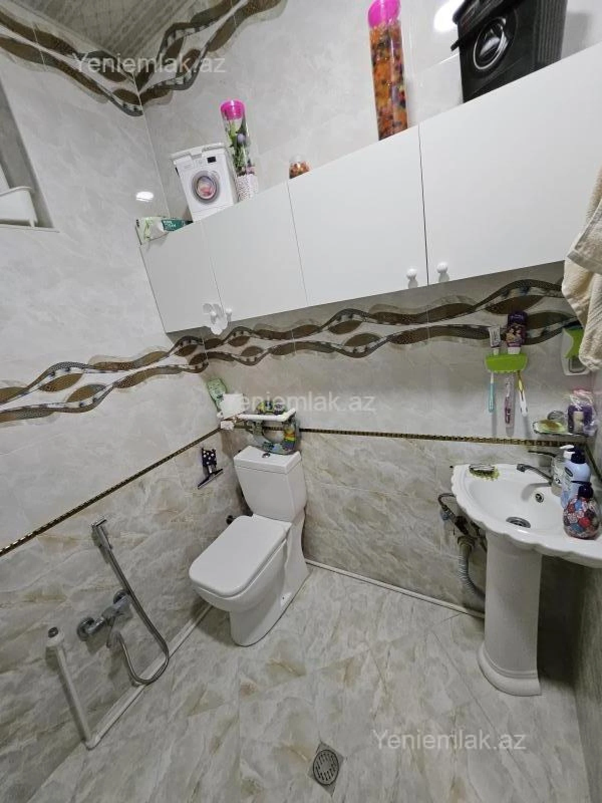 Satılır 6 otaqlı həyət evi 174 m²