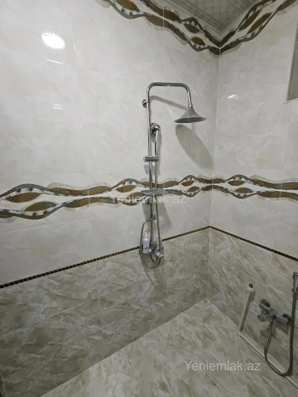 Satılır 6 otaqlı həyət evi 174 m²