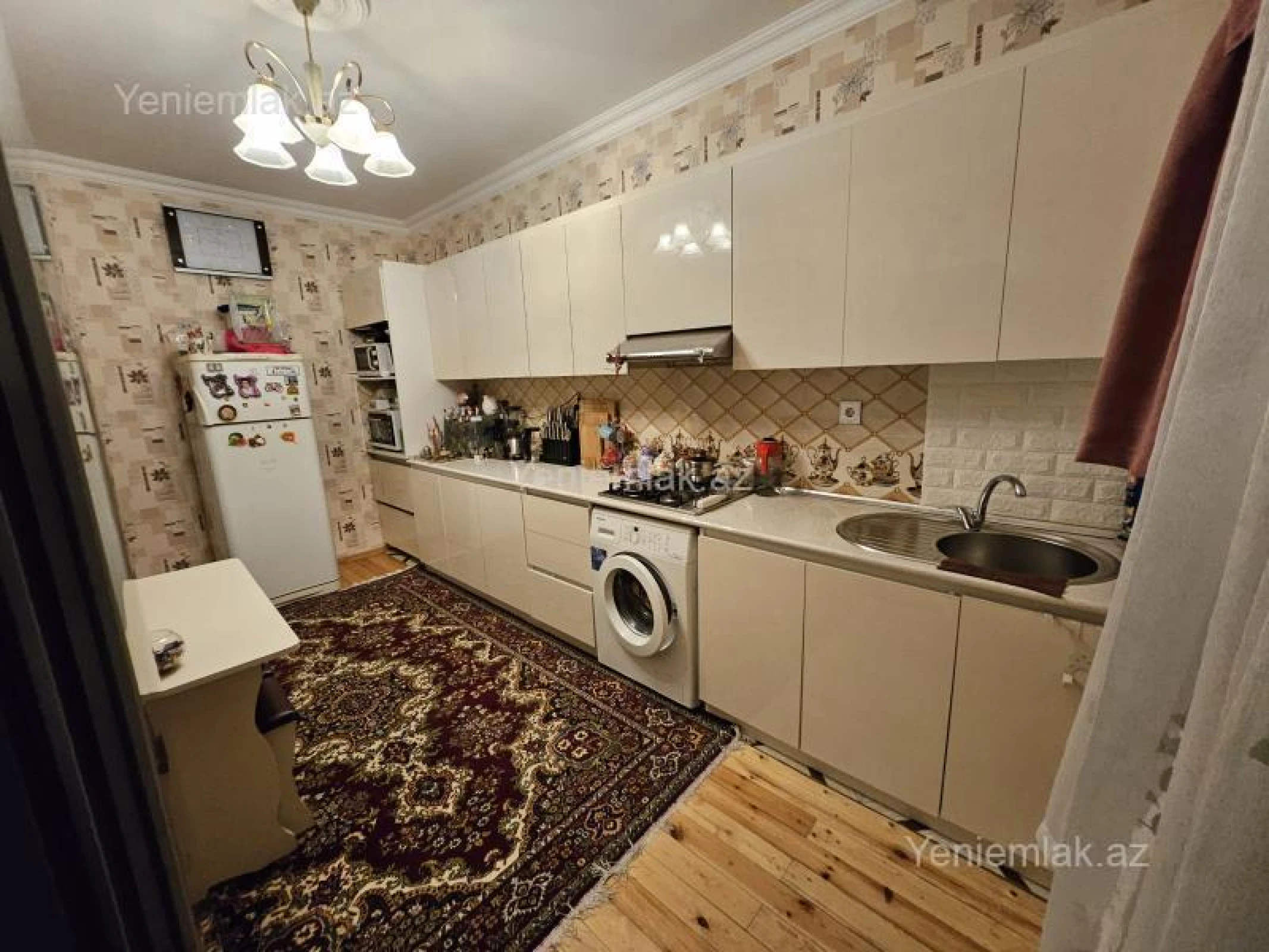 Satılır 6 otaqlı həyət evi 174 m²