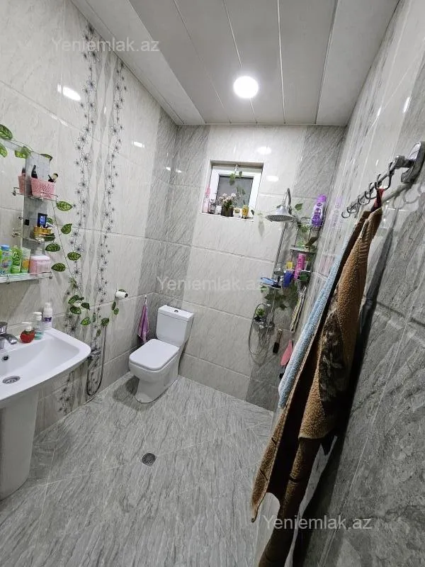 Satılır 6 otaqlı həyət evi 174 m²