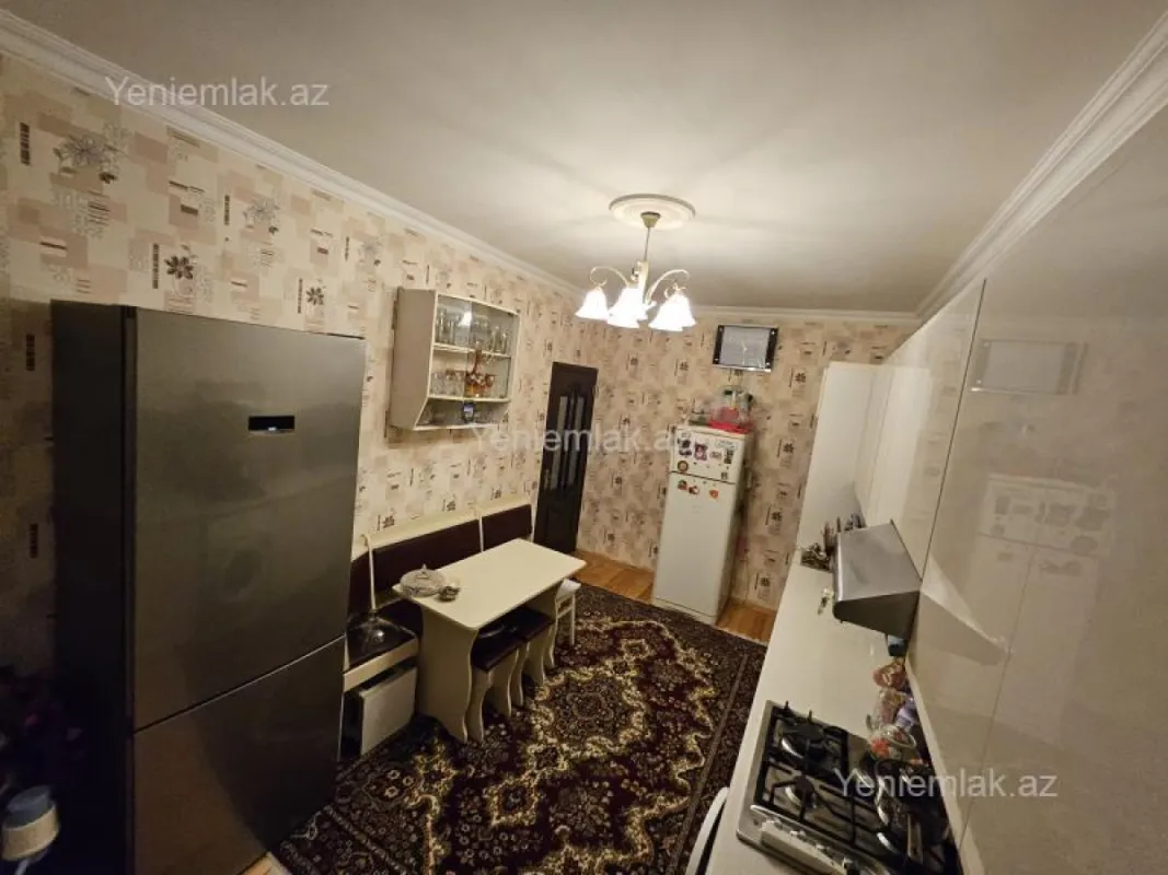 Satılır 6 otaqlı həyət evi 174 m²