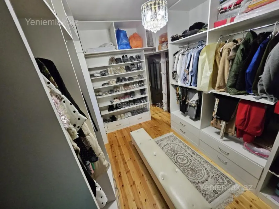 Satılır 6 otaqlı həyət evi 174 m²