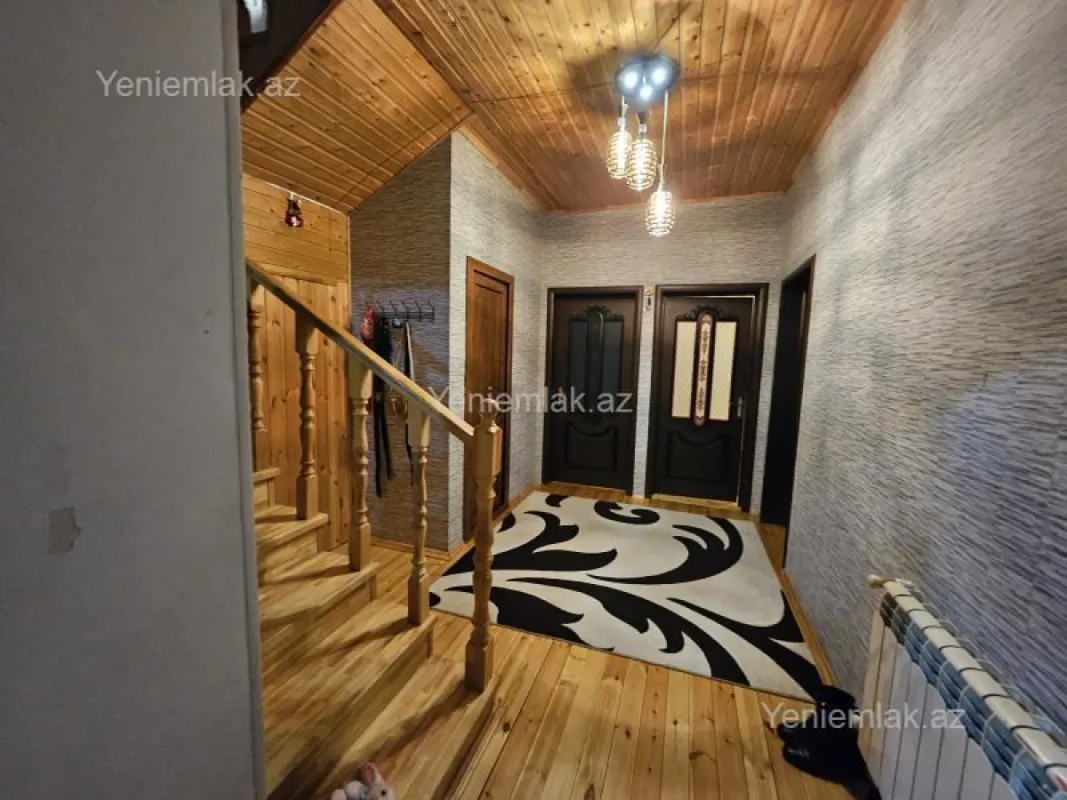 Satılır 6 otaqlı həyət evi 174 m²