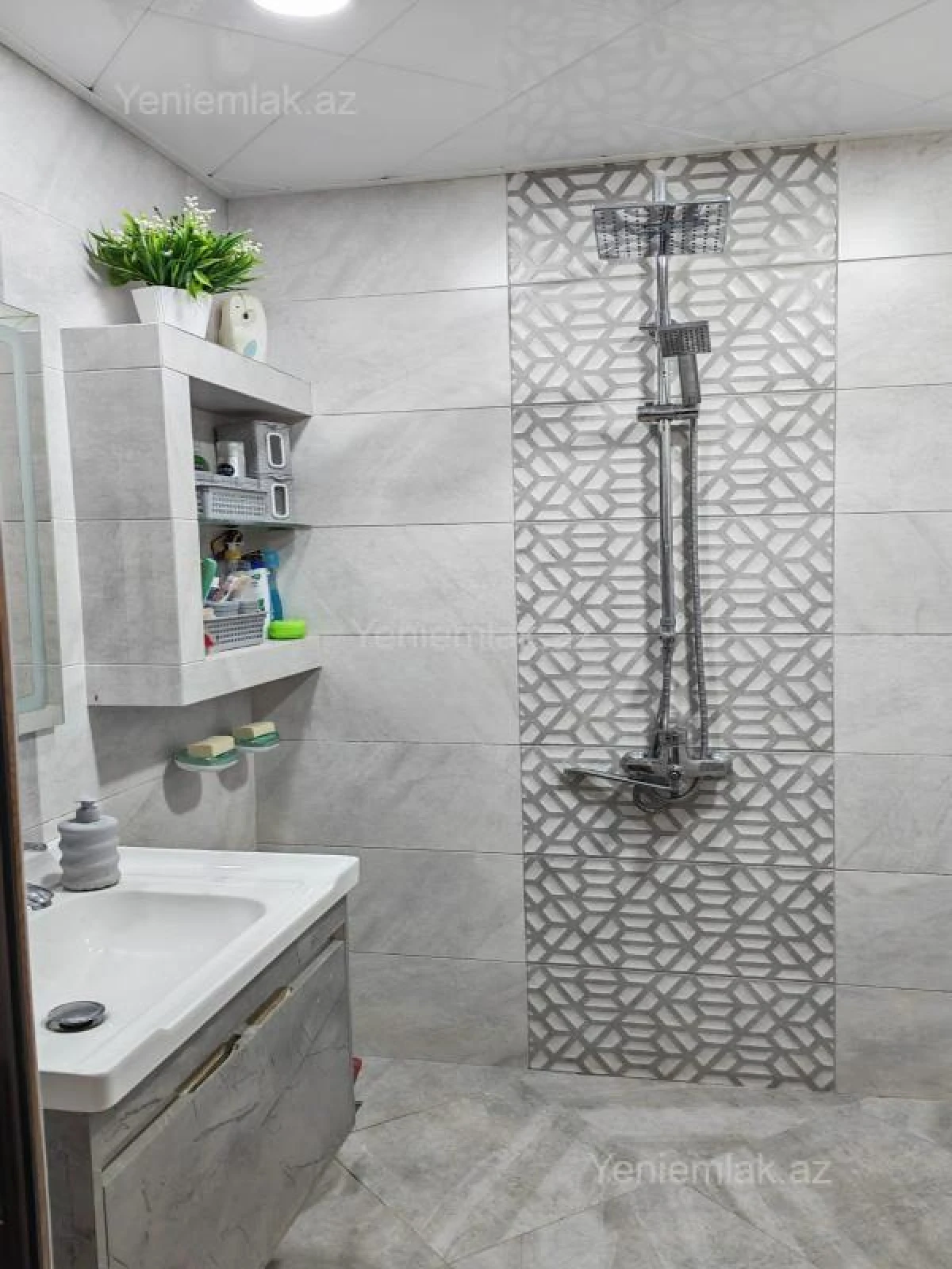 Satılır 3 otaqlı köhnə tikili 70 m²