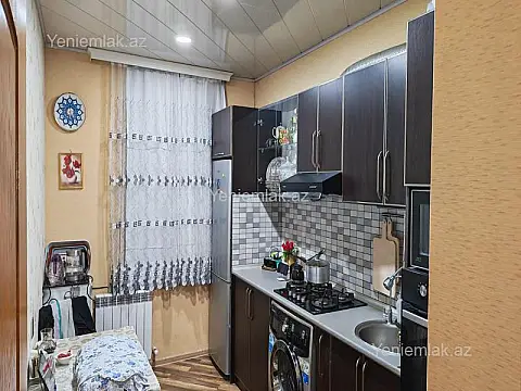 Satılır 3 otaqlı köhnə tikili 70 m²