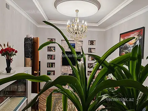 Satılır 3 otaqlı köhnə tikili 70 m²