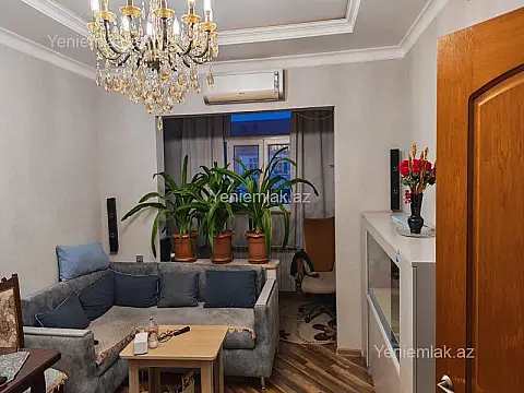 Satılır 3 otaqlı köhnə tikili 70 m²