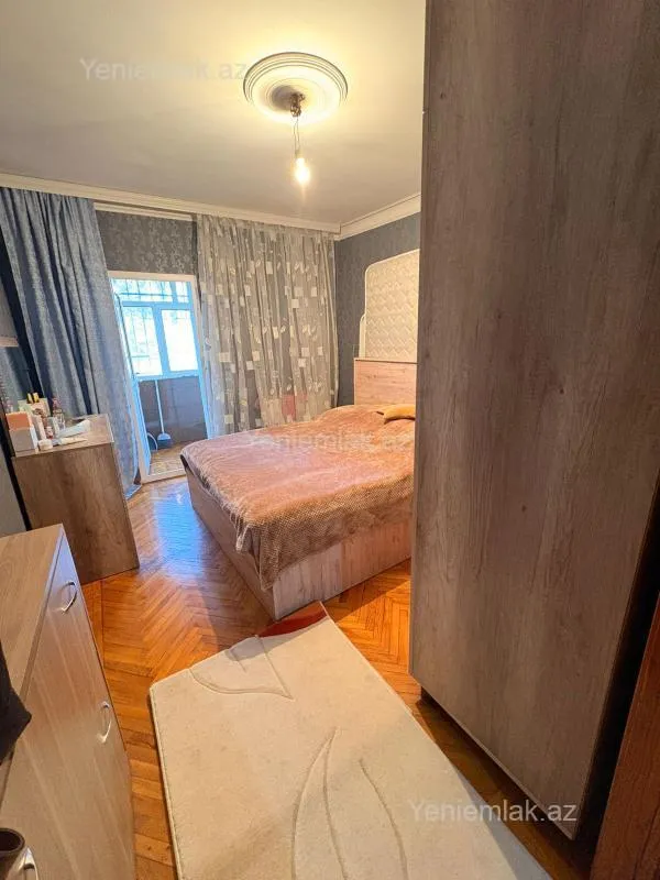 Satılır 3 otaqlı köhnə tikili 80 m²
