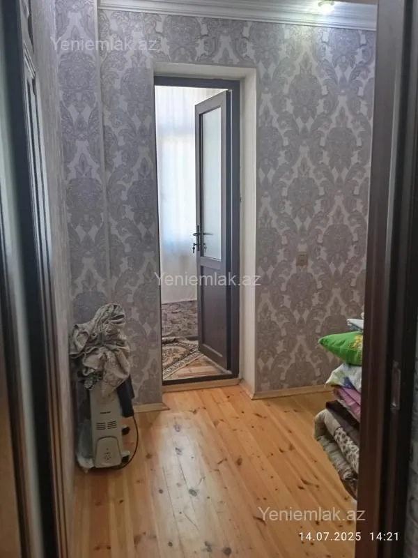 Satılır 1 otaqlı köhnə tikili 35 m²