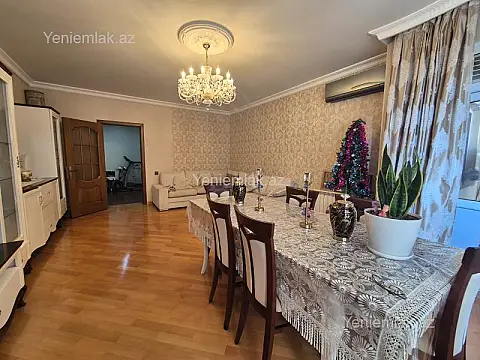 Satılır 3 otaqlı yeni tikili 135 m²