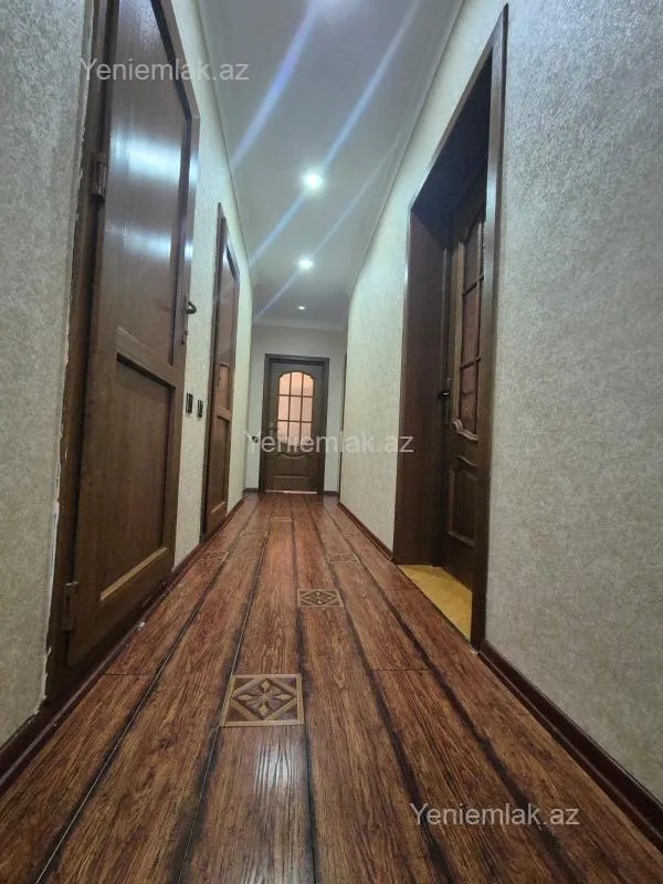Satılır 3 otaqlı yeni tikili 135 m²