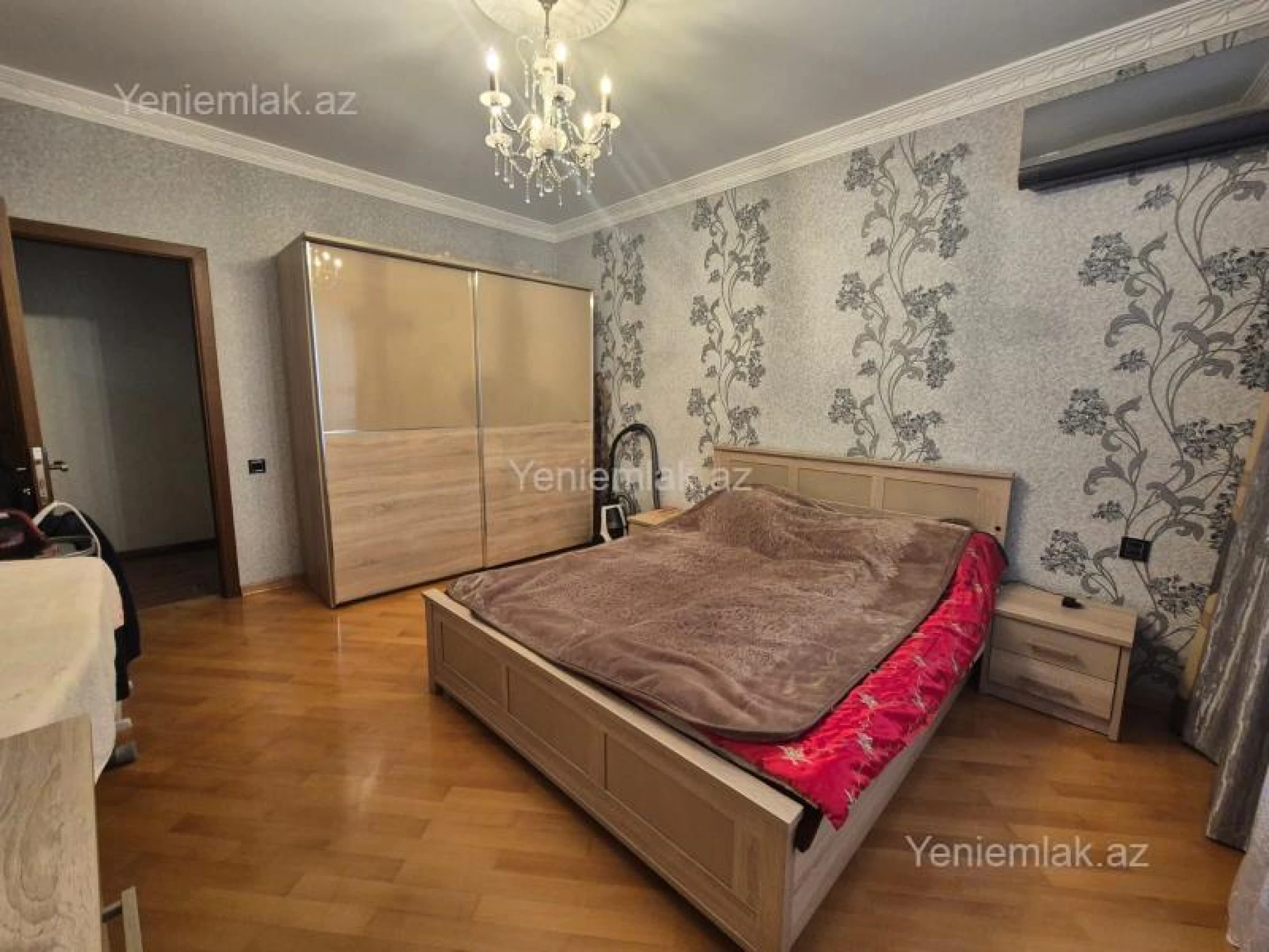 Satılır 3 otaqlı yeni tikili 135 m²