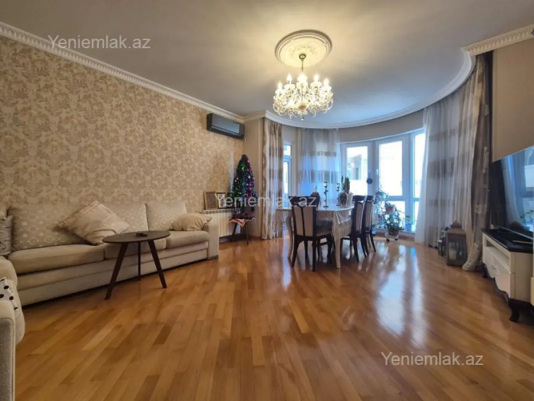 Satılır 3 otaqlı yeni tikili 135 m²