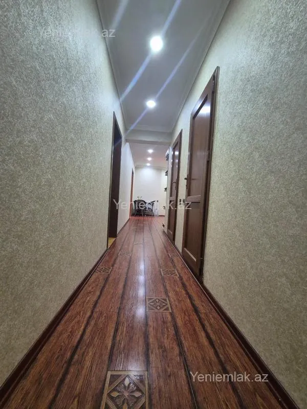 Satılır 3 otaqlı yeni tikili 135 m²