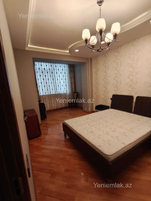 Satılır 3 otaqlı yeni tikili 80 m²