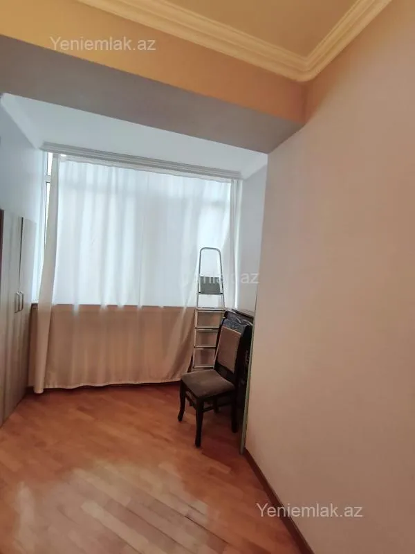 Satılır 3 otaqlı yeni tikili 80 m²