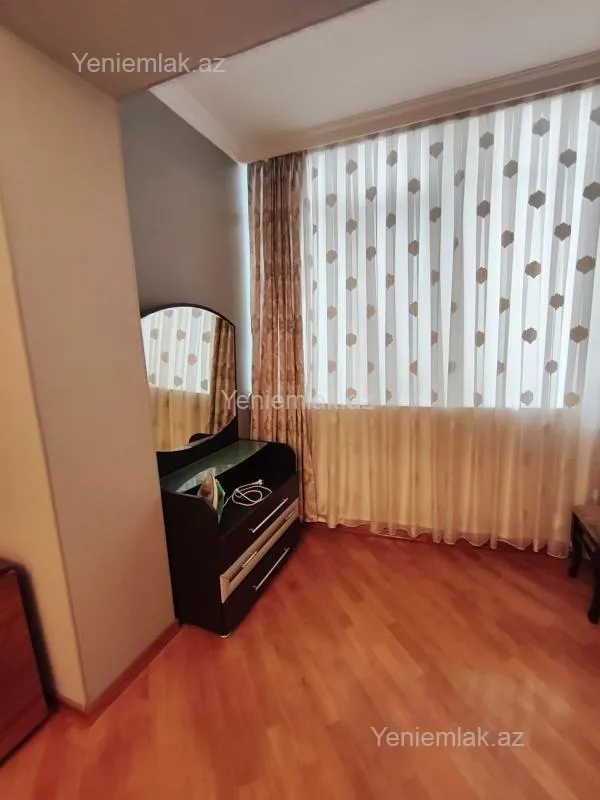Satılır 3 otaqlı yeni tikili 80 m²