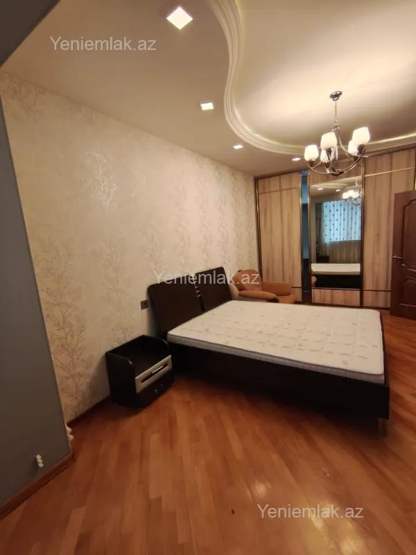 Satılır 3 otaqlı yeni tikili 80 m²