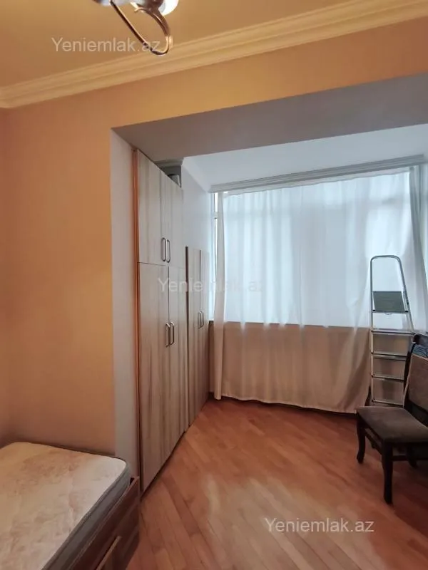 Satılır 3 otaqlı yeni tikili 80 m²