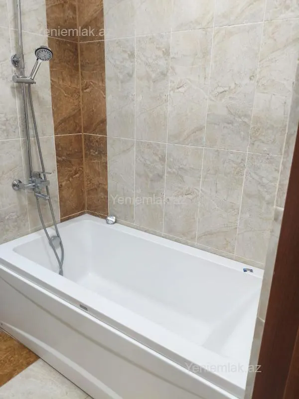 Satılır 3 otaqlı yeni tikili 80 m²