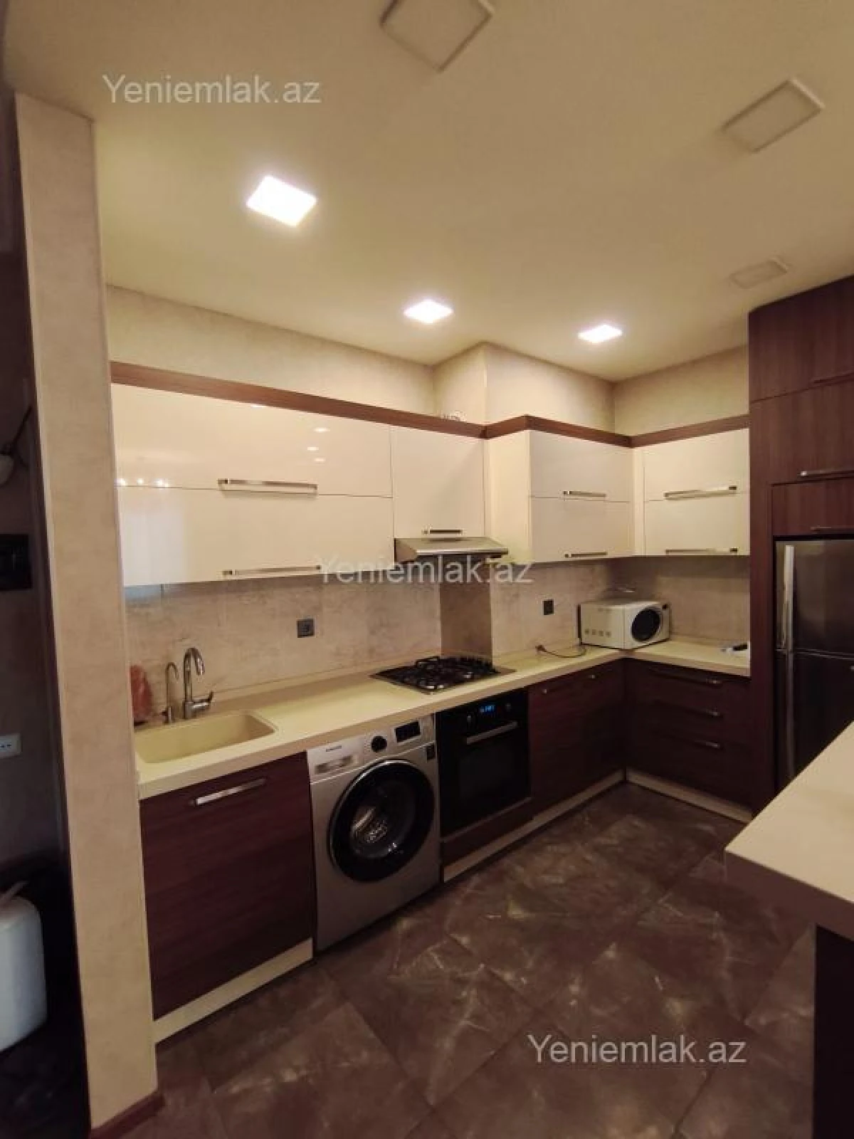 Satılır 3 otaqlı yeni tikili 80 m²