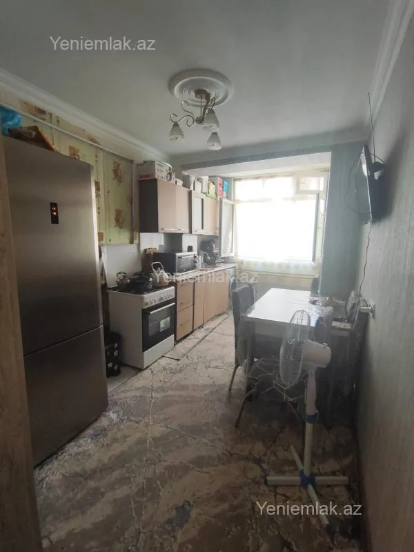 Satılır 3 otaqlı köhnə tikili 80 m²