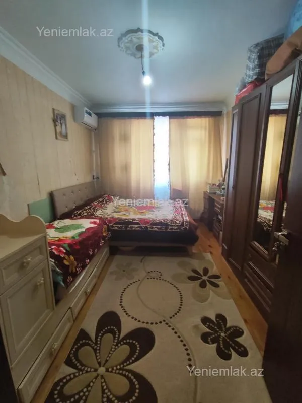 Satılır 3 otaqlı köhnə tikili 80 m²