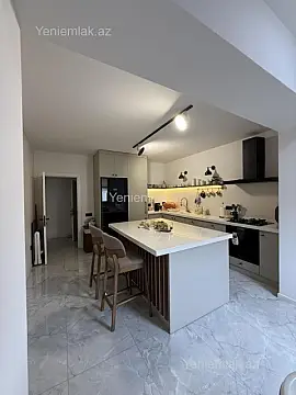 Satılır 2 otaqlı köhnə tikili 93 m²