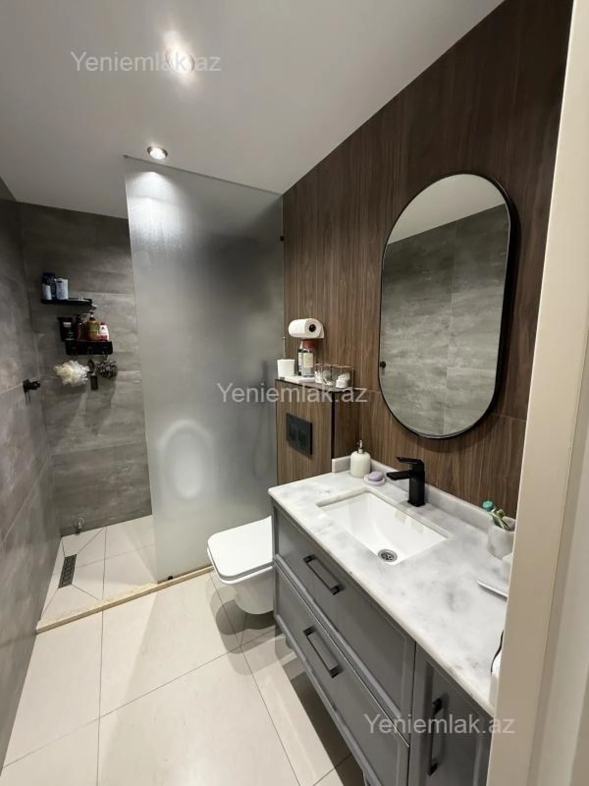 Satılır 2 otaqlı köhnə tikili 93 m²