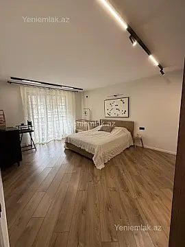 Satılır 2 otaqlı köhnə tikili 93 m²