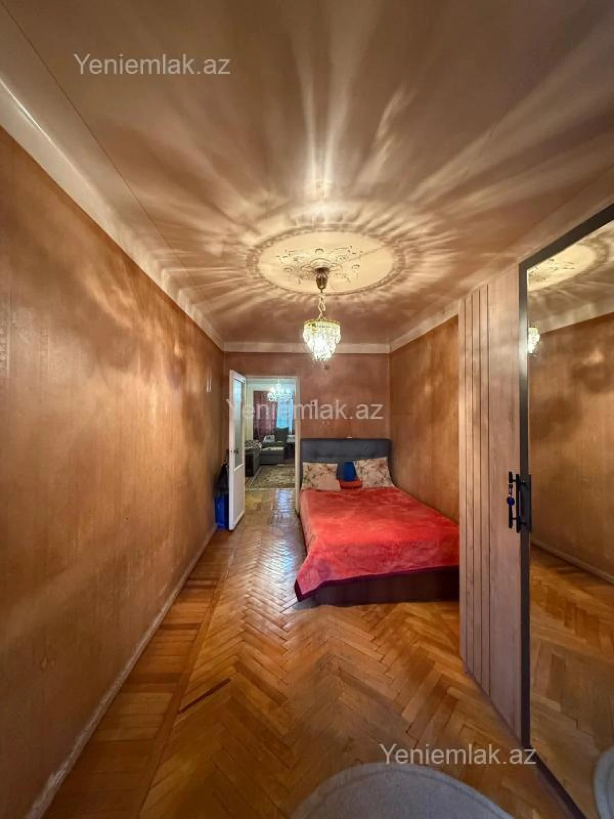 Satılır 5 otaqlı köhnə tikili 80 m²