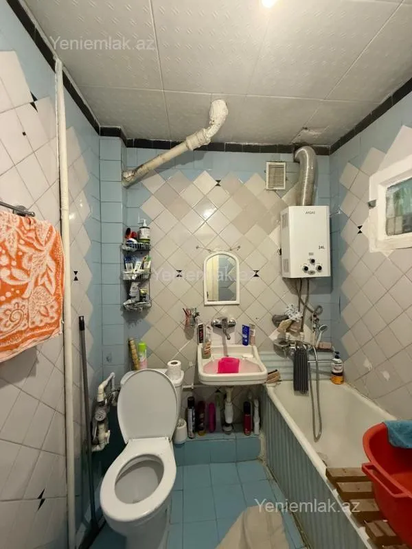 Satılır 5 otaqlı köhnə tikili 80 m²