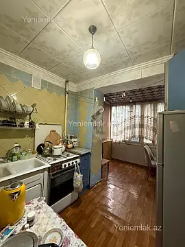 Satılır 5 otaqlı köhnə tikili 80 m²