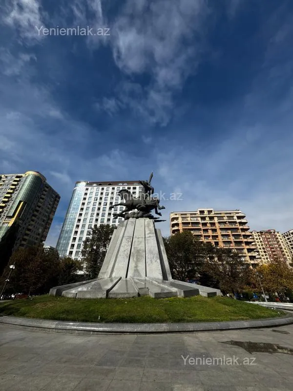 Satılır 5 otaqlı köhnə tikili 80 m²