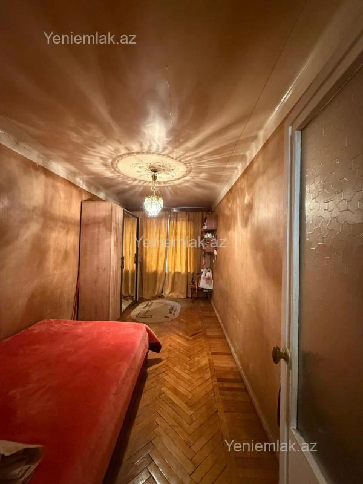 Satılır 5 otaqlı köhnə tikili 80 m²