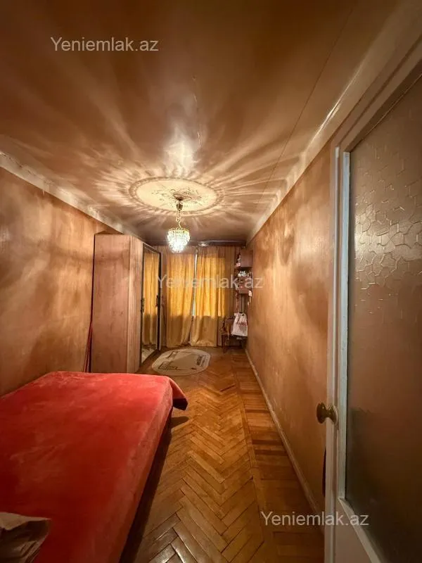 Satılır 5 otaqlı köhnə tikili 80 m²