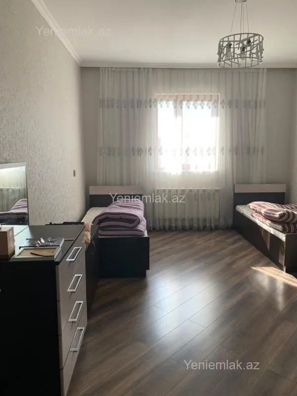 Satılır 6 otaqlı həyət evi 100 m²
