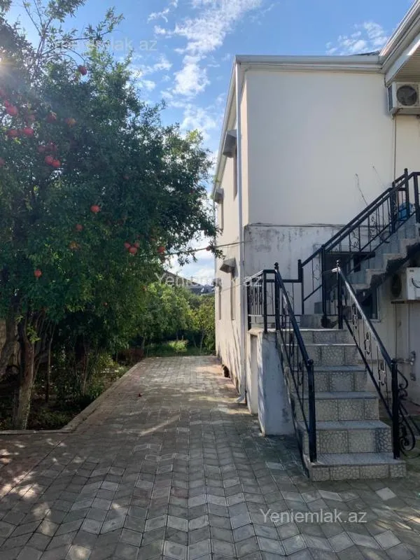 Satılır 6 otaqlı həyət evi 100 m²