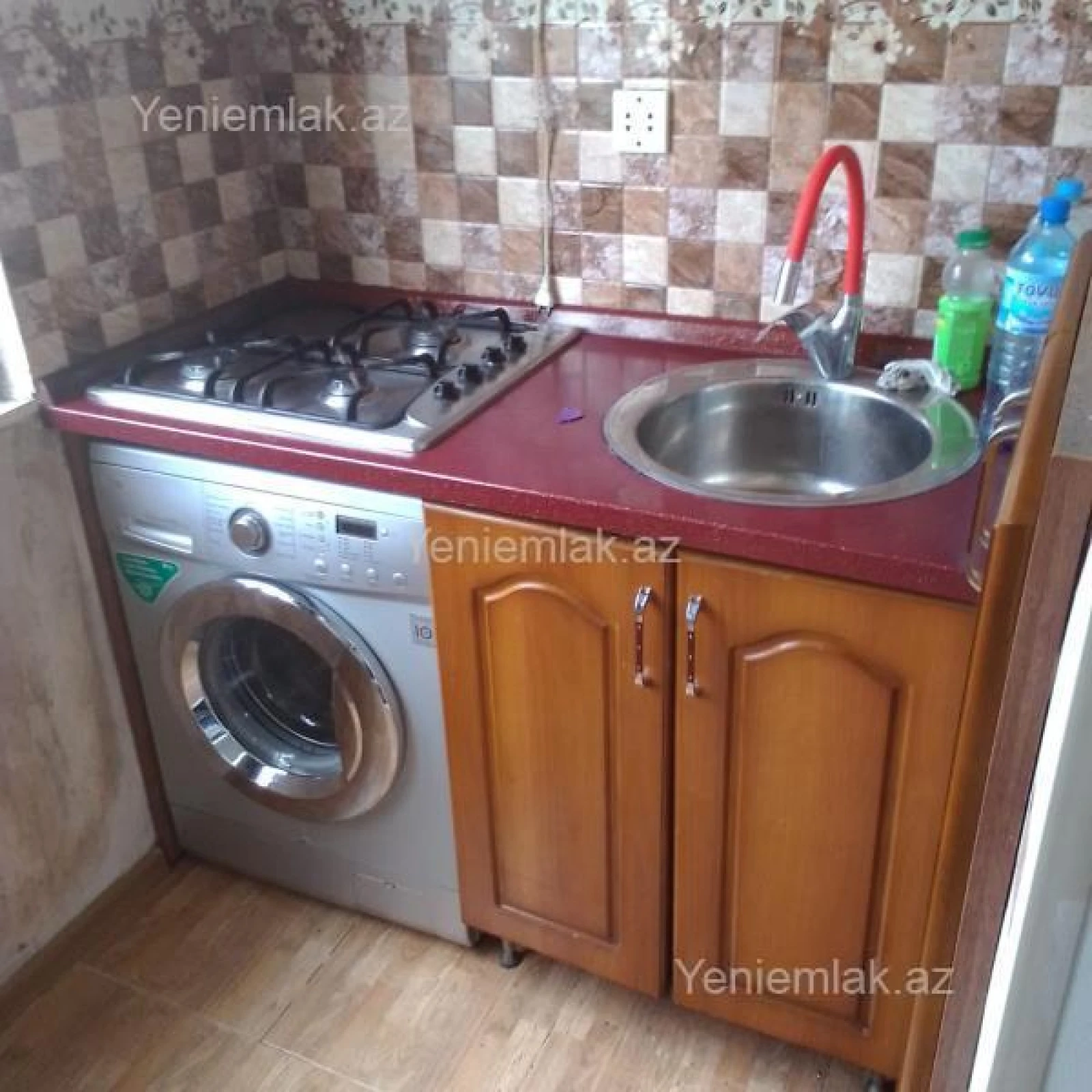 Satılır 2 otaqlı köhnə tikili 50 m²