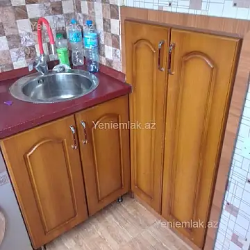 Satılır 2 otaqlı köhnə tikili 50 m²