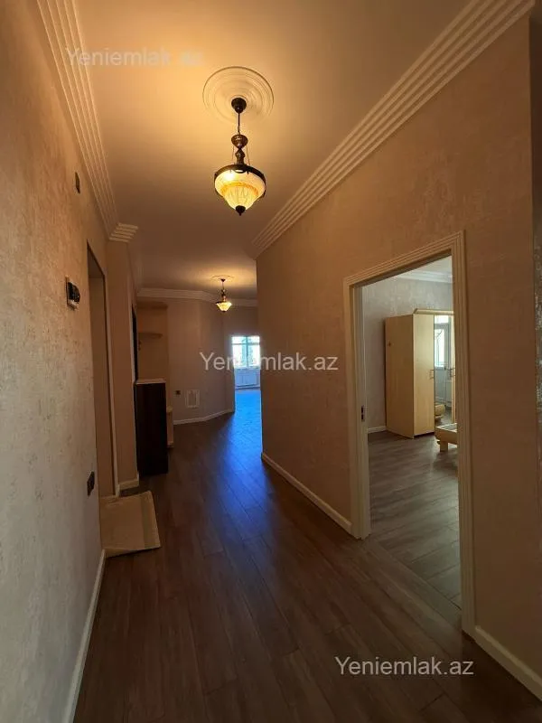 Satılır 3 otaqlı yeni tikili 120 m²