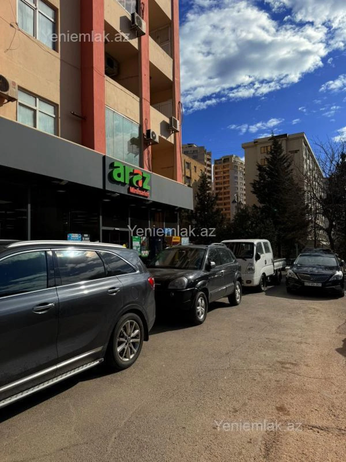 Satılır 3 otaqlı yeni tikili 120 m²