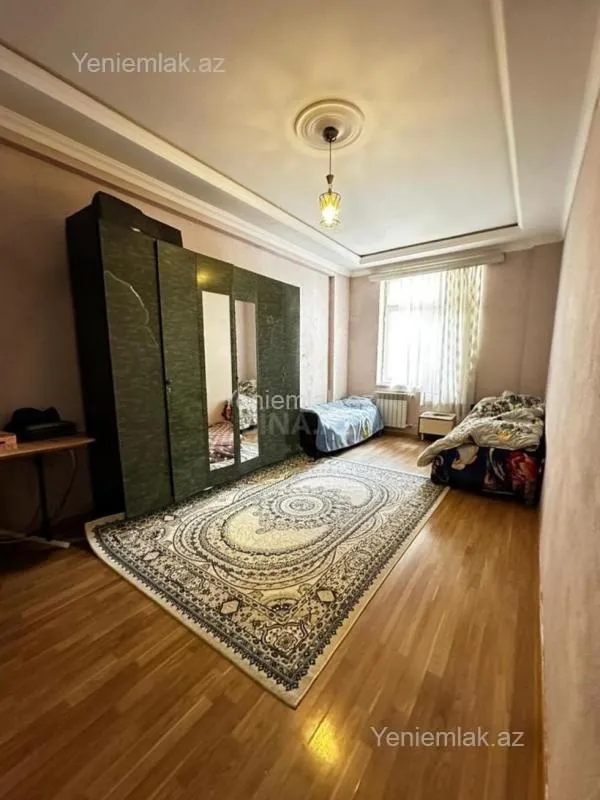 Satılır 3 otaqlı yeni tikili 132 m²
