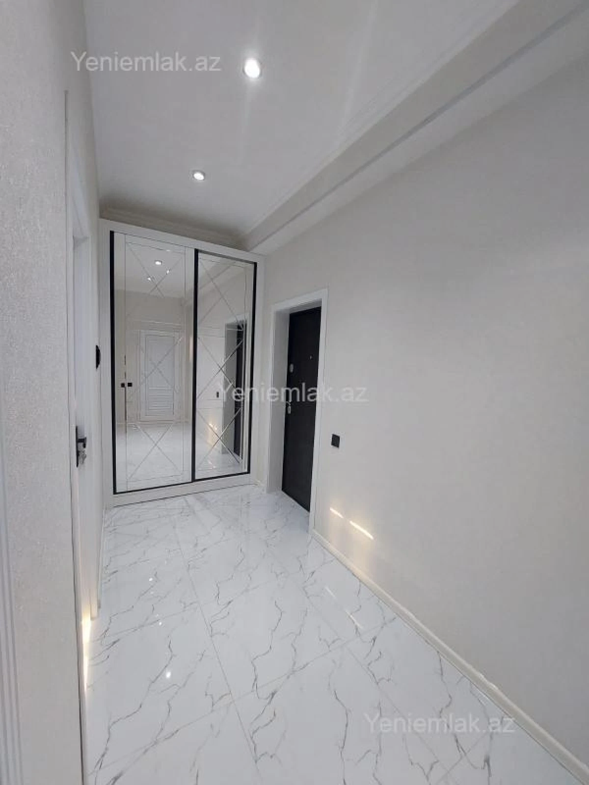 Satılır 2 otaqlı yeni tikili 68.5 m²
