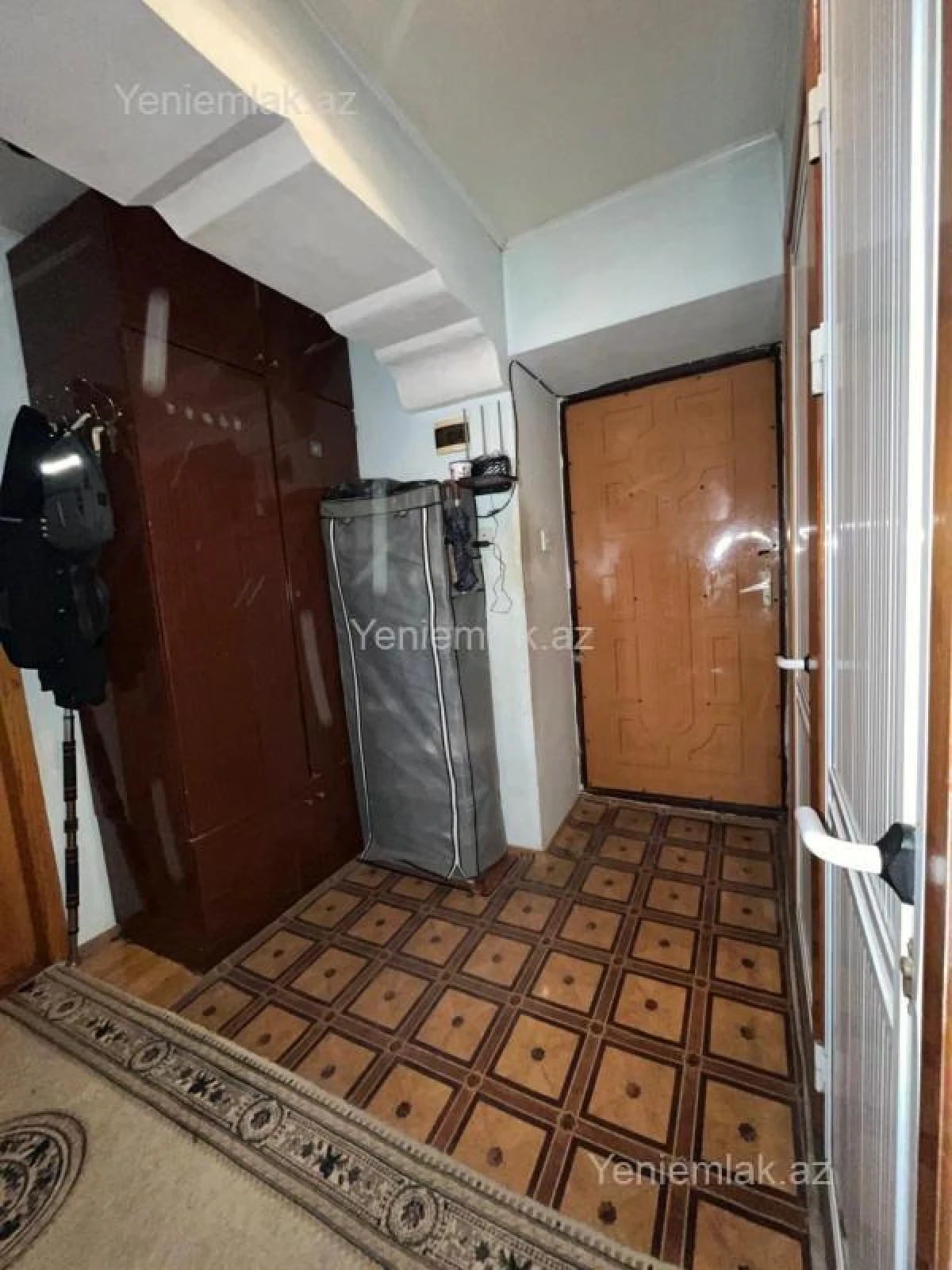 Satılır 2 otaqlı köhnə tikili 56 m²