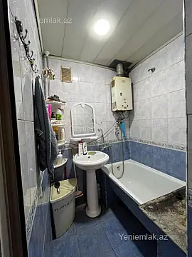 Satılır 2 otaqlı köhnə tikili 56 m²