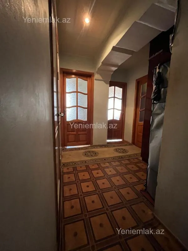 Satılır 2 otaqlı köhnə tikili 56 m²